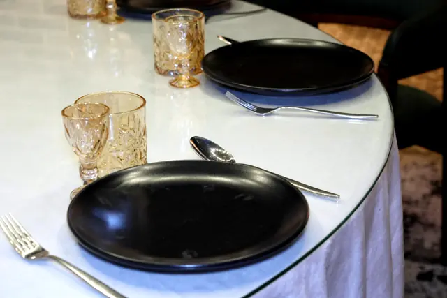 Mayli Restobar — Details