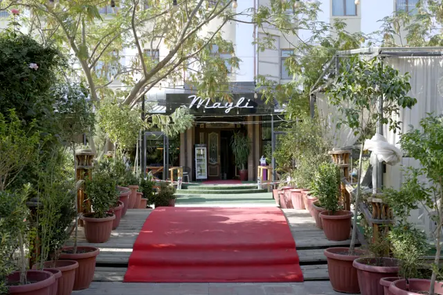 Mayli Restobar — Hovli